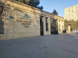 Topçubaşov adına Elmi Cərrahiyyə Mərkəzində rəzalət - “Pulsuz xəstə, xəstəliyi asanmı sanırsan?”