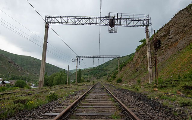 Ermənistan Azərbaycan istiqamətində dəmir yolu xəttinin bərpasına başlayır